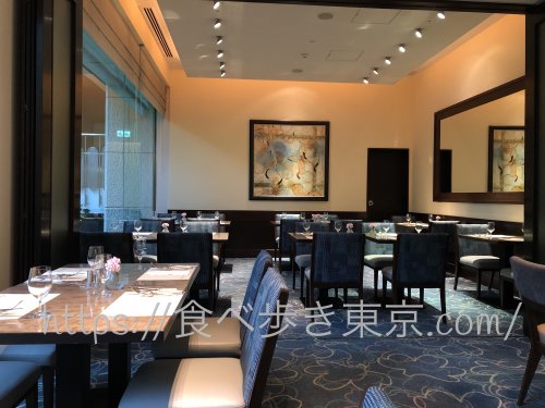 京王プラザグラスコート店内