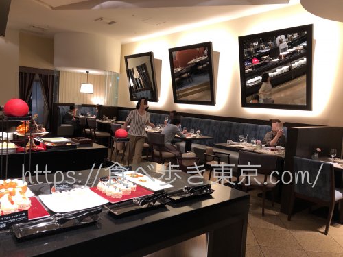 京王プラザグラスコート店内