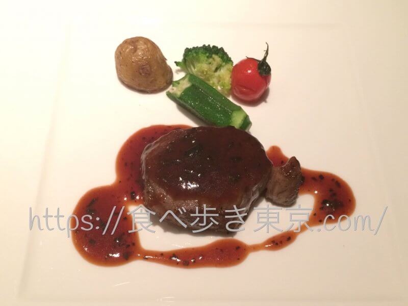 東京ベイ舞浜「カーニバル」で食べたコース料理のステーキ
