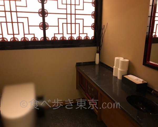 ホテル雅叙園東京の「再現化粧室（トイレ）」の個室